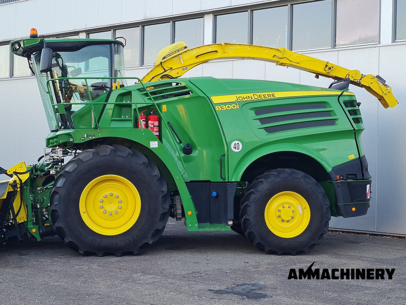 Ensileuse John Deere 8300 pro drive