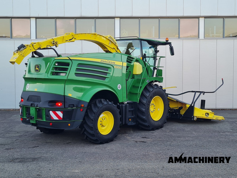 Ensileuse John Deere 8300 pro drive