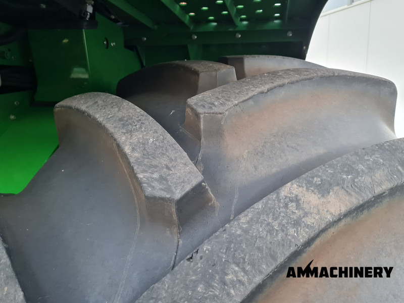 Ensileuse John Deere 8300 pro drive