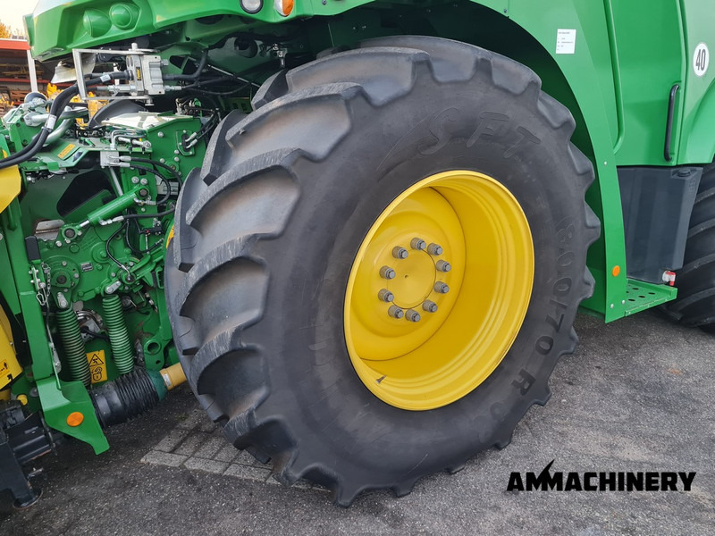 Ensileuse John Deere 8300 pro drive