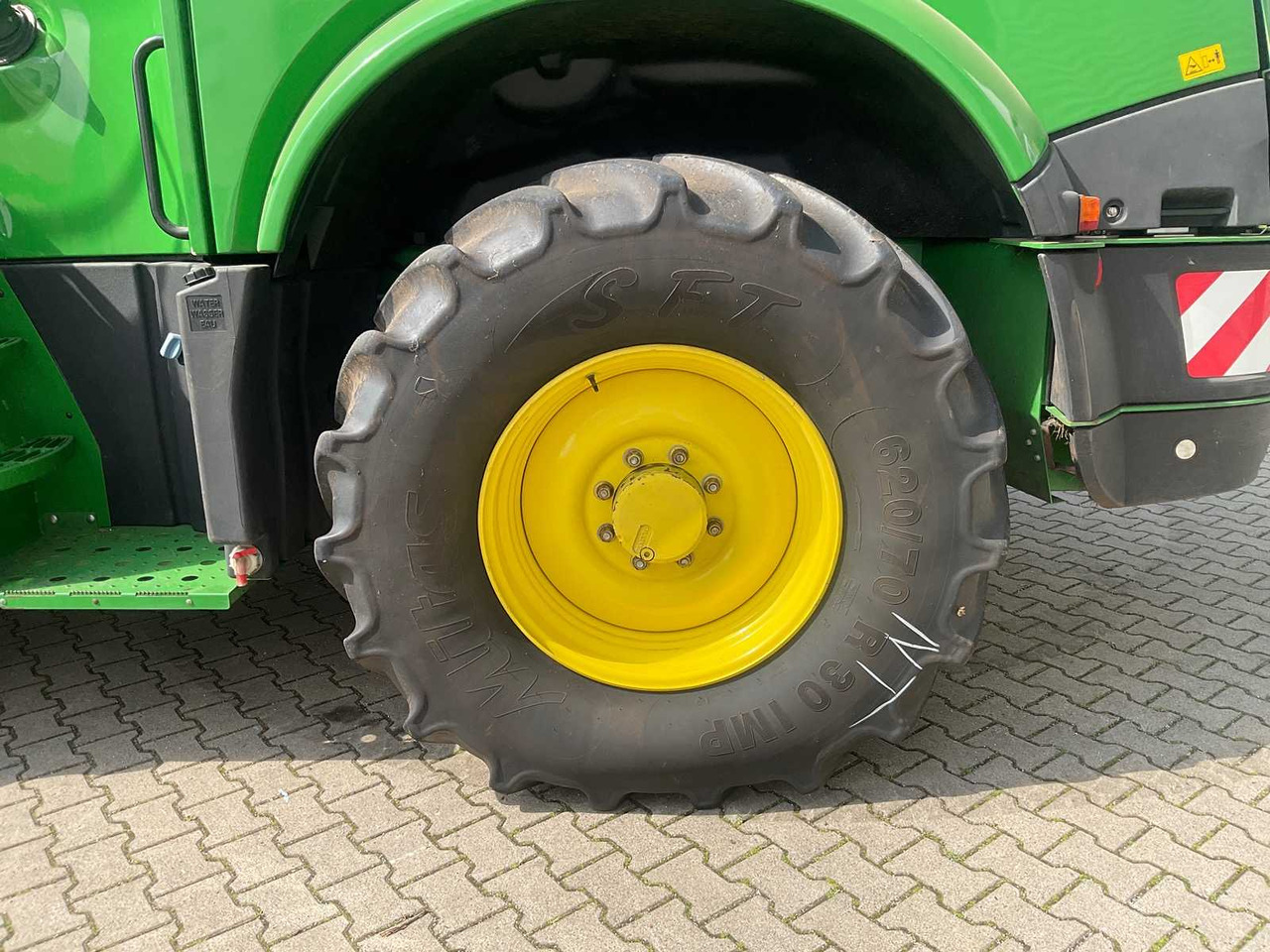 Ensileuse John Deere 8300i