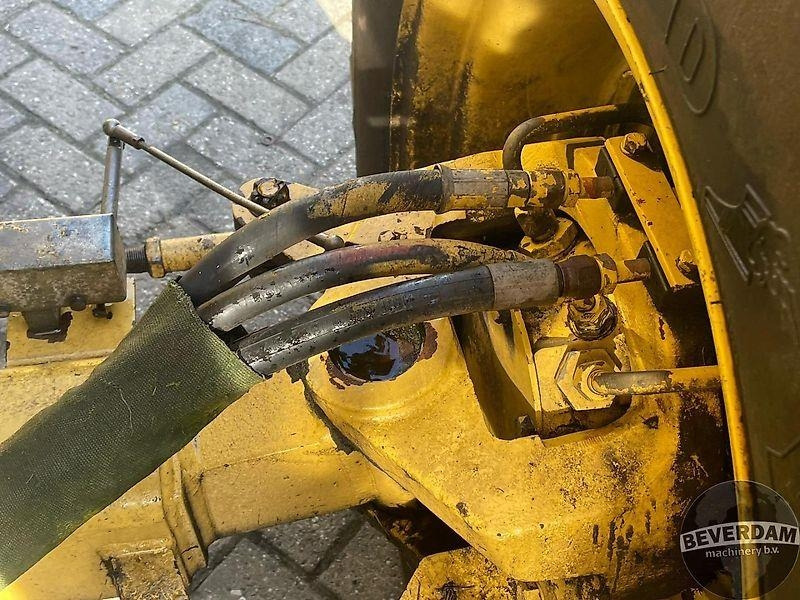 Ensileuse New Holland 2305