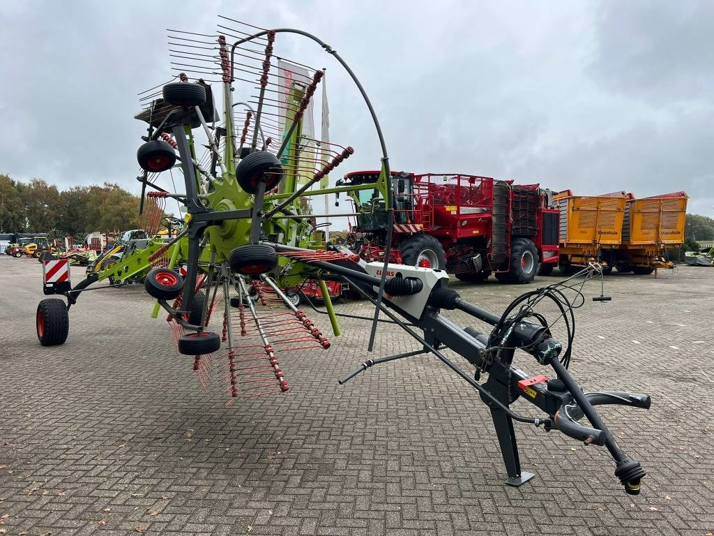 Faneuse Claas Liner 1900