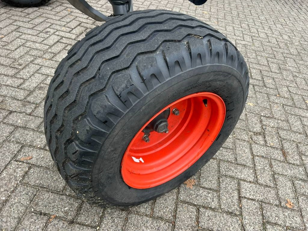 Faneuse Claas Liner 1900