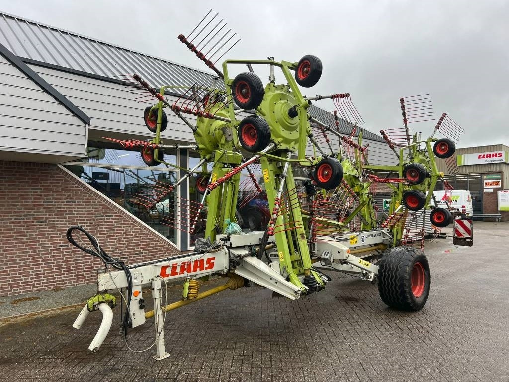 Faneuse Claas Liner 3000