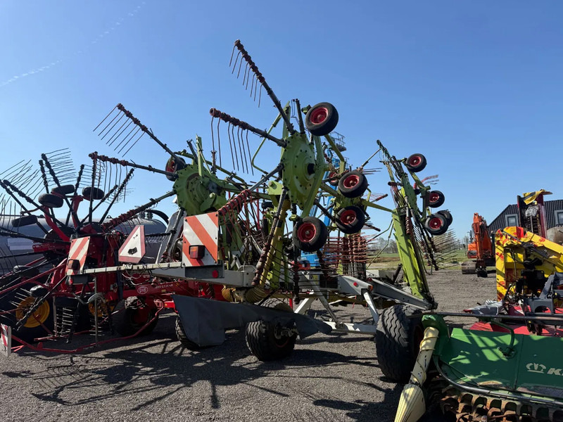 Faneuse Claas Liner 3000 4 rotor hark zwiller
