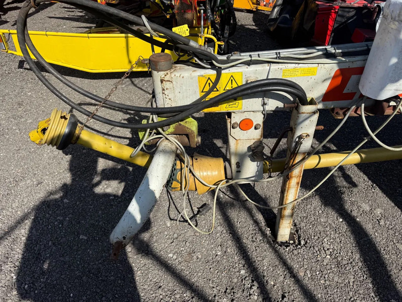Faneuse Claas Liner 3000 4 rotor hark zwiller