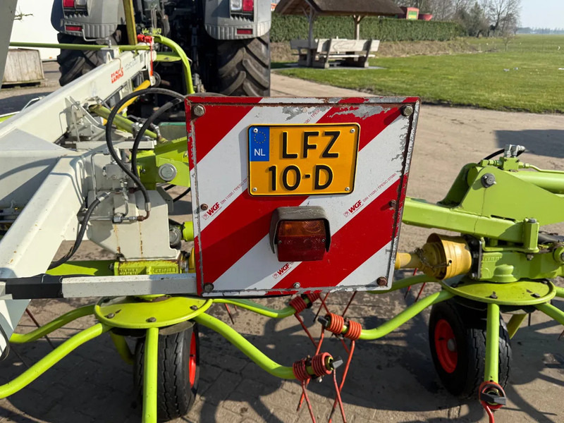 Faneuse Claas Volto 1320 T Gedragen 13 meter