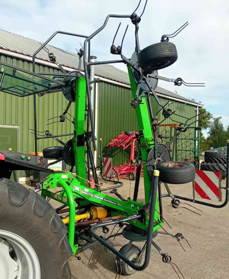 Faneuse Deutz-Fahr Condimaster 6821 schudder weidebouwmachines