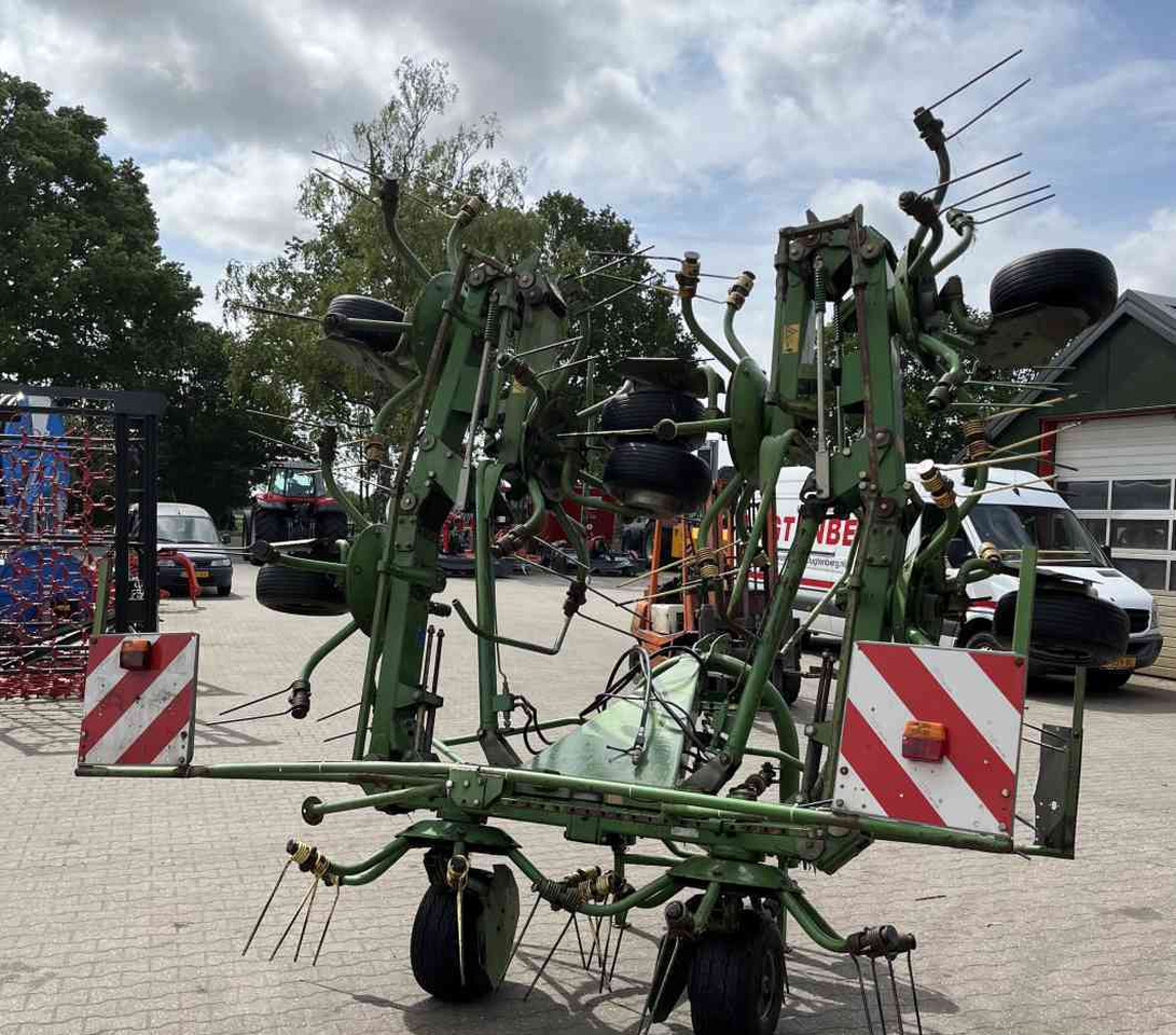 Faneuse Krone KW 8.80/8 Schudder Tedder Kreiselheuer weidebouwmachines