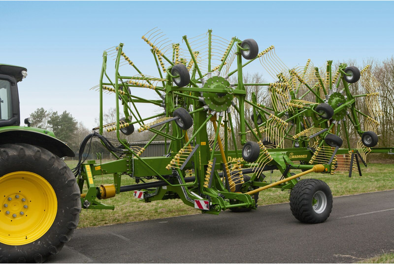 Faneuse Krone vier harkelementen en Zijaflegharken