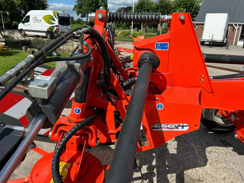 Faneuse Kuhn GF 13012 Schudder getrokken