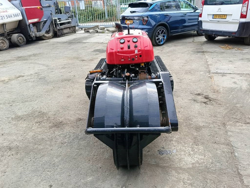 Faucheuse HT 400 remote controlled tracked robot mower / tracto