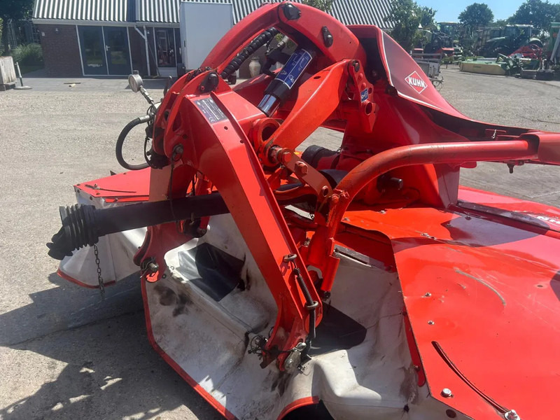 Faucheuse Kuhn FC 9530 D-FF Kuhn FC3125DF-FF triple maaier combi vlindermaaier