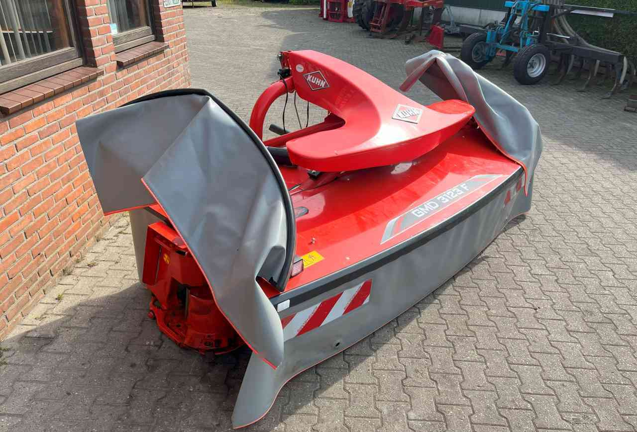 Faucheuse Kuhn GMD3123F-FF frontmaaier weidebouwmachines