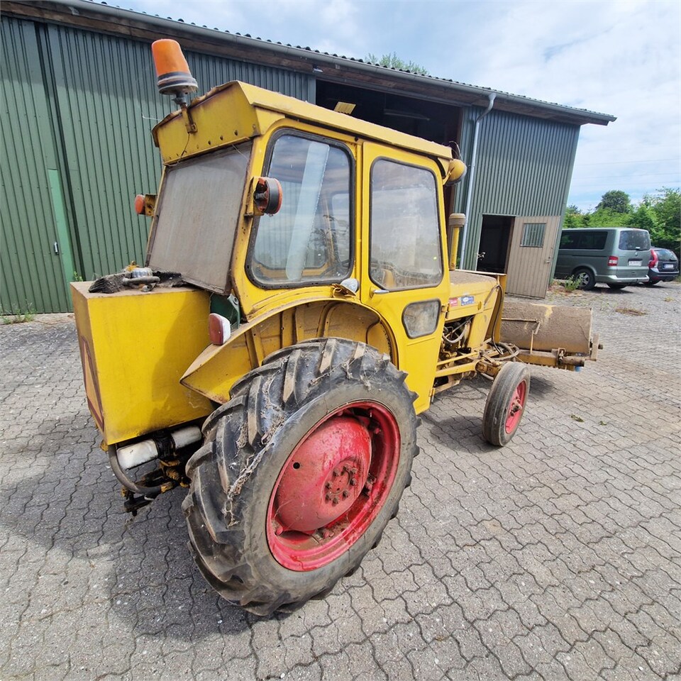 Tracteur agricole Ford 3000: photos 6