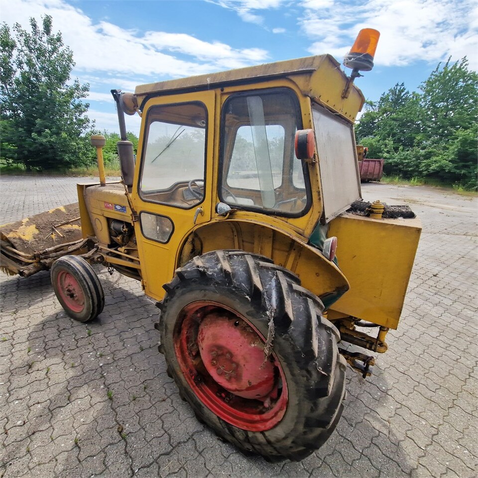Tracteur agricole Ford 3000: photos 11
