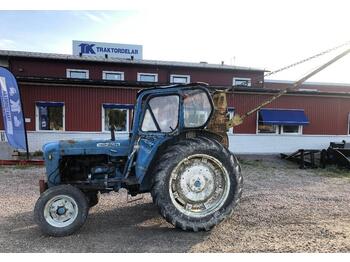Tracteur agricole Fordson Super Major Dismantled: only spare parts: photos 1