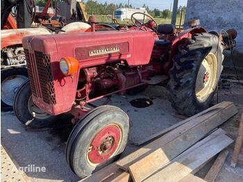Tracteur agricole HARVEST /International Harvester B-414 ( 1961-1966 )/: photos 1