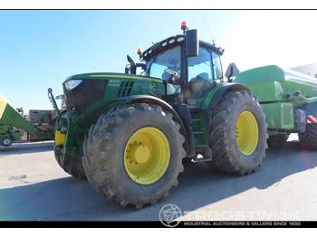 Tracteur agricole John Deere 6215 R: photos 1