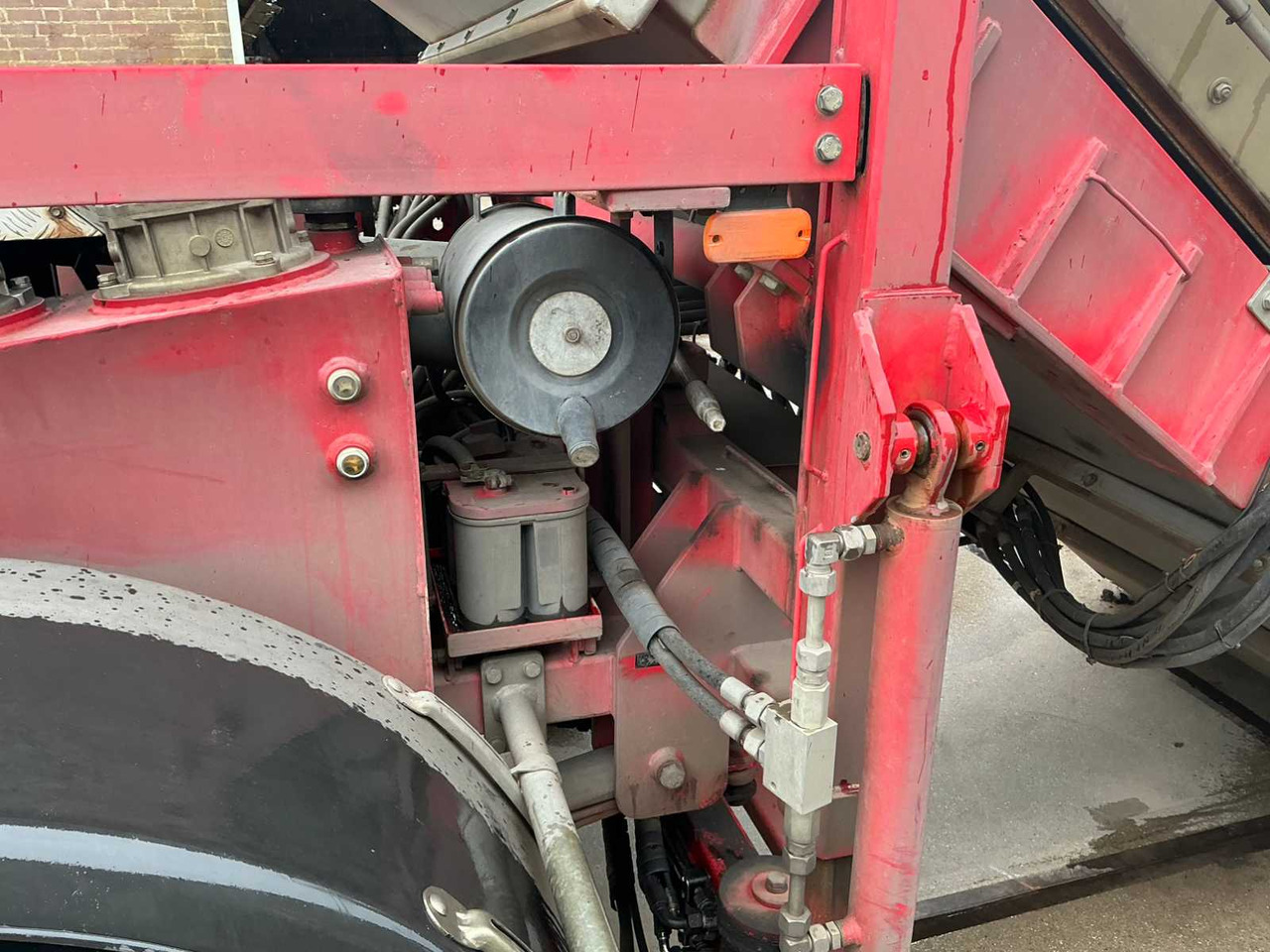 Machine agricole Leenal 1202