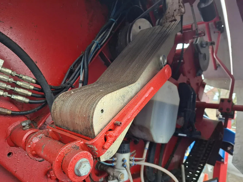 Machine agricole Lely RP245 profi