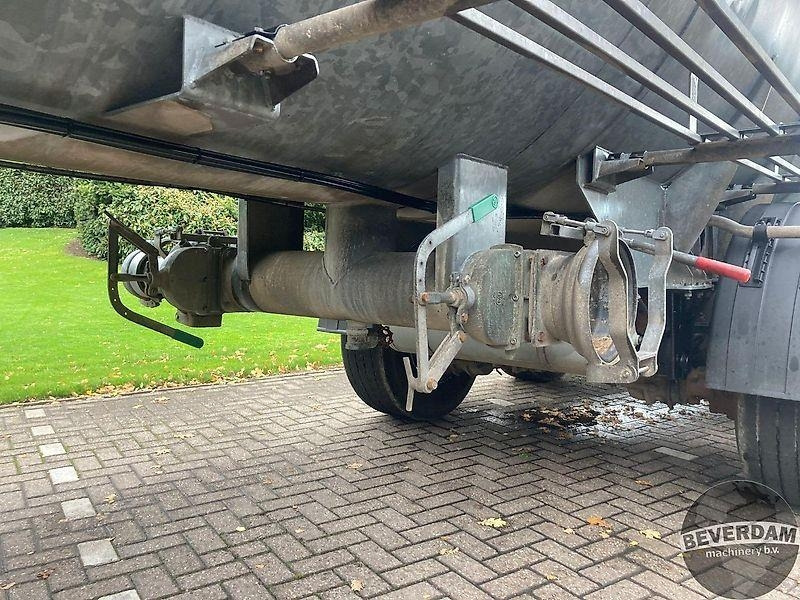 Machine agricole Lindner & Fischer Güllezubringer 24000