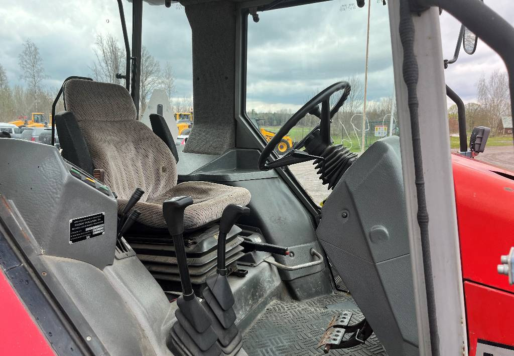 Tracteur agricole Massey Ferguson 3065 Dismantled. Only spare parts: photos 3