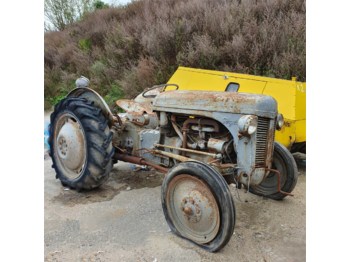 Tracteur agricole Massey Ferguson TE20: photos 1