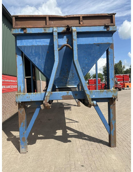 Matériel d'élevage Bunker container met lopende band - Gebruikt