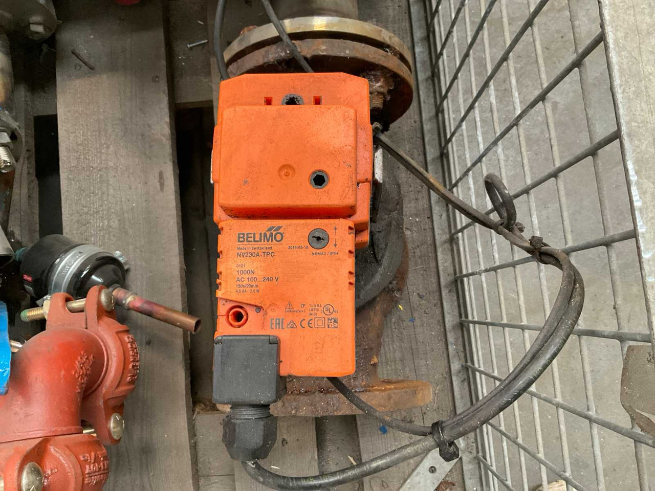 Matériel d'irrigation Batch of pumps and valves