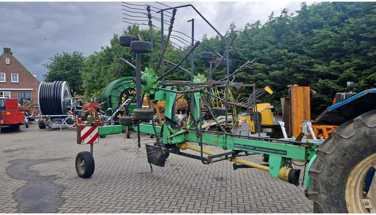 Matériel de fenaison Deutz 6654