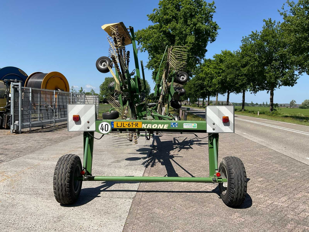 Matériel de fenaison Krone Swadro 1201