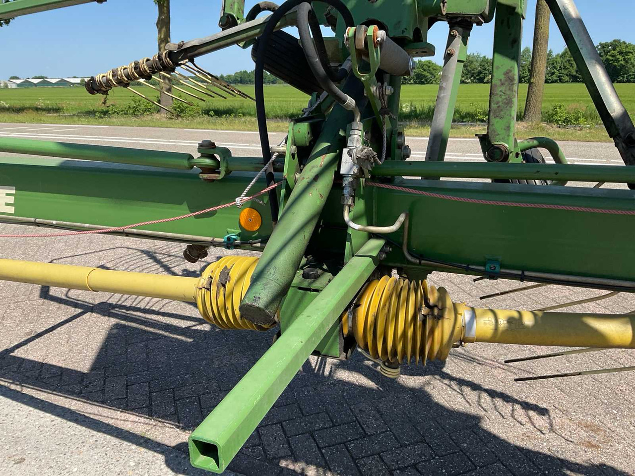 Matériel de fenaison Krone Swadro 1201