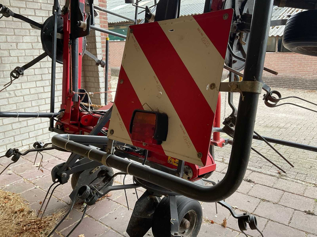 Matériel de fenaison Kverneland Fanex 903