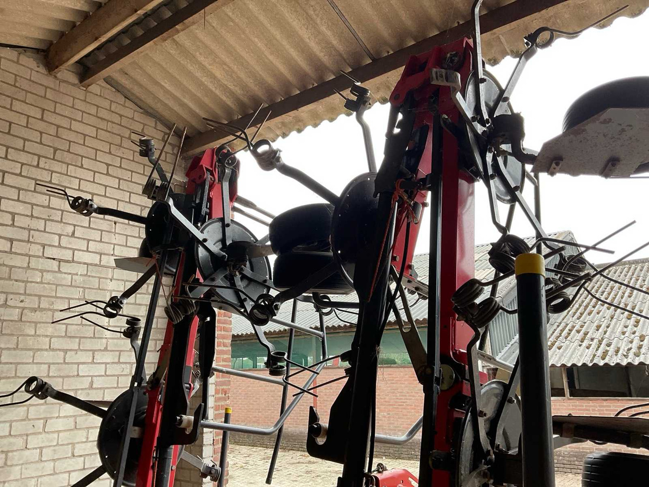 Matériel de fenaison Kverneland Fanex 903