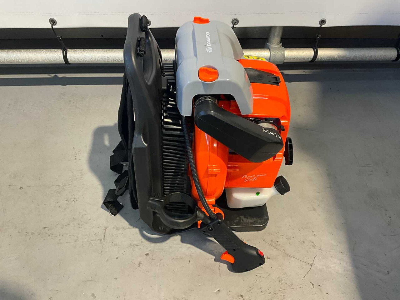 Matériel de jardinage Daewoo DABL7662