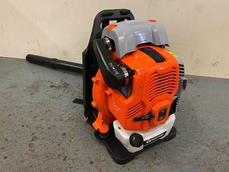 Matériel de jardinage Daewoo DABL7662