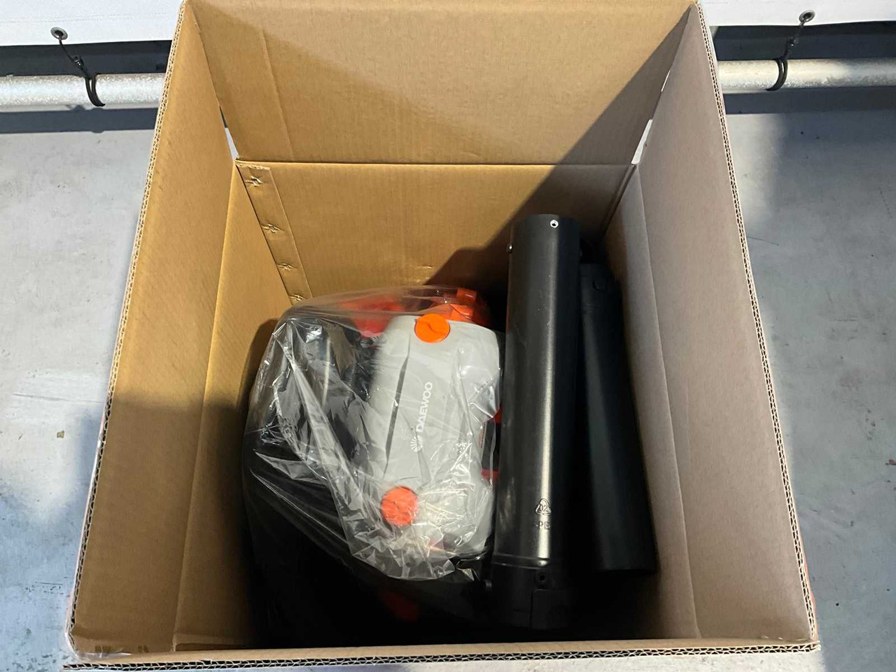 Matériel de jardinage Daewoo DABL7662