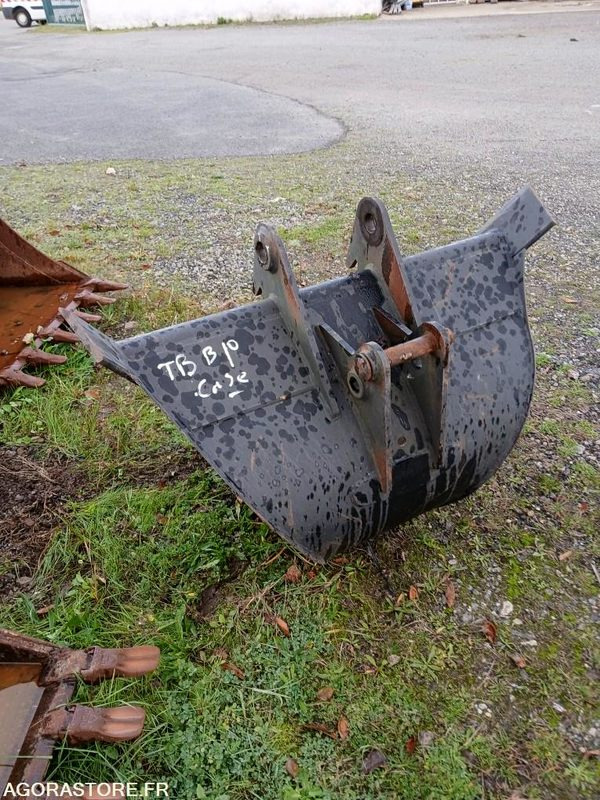 Matériel de jardinage Godet trapèze pour tratopelle CASE