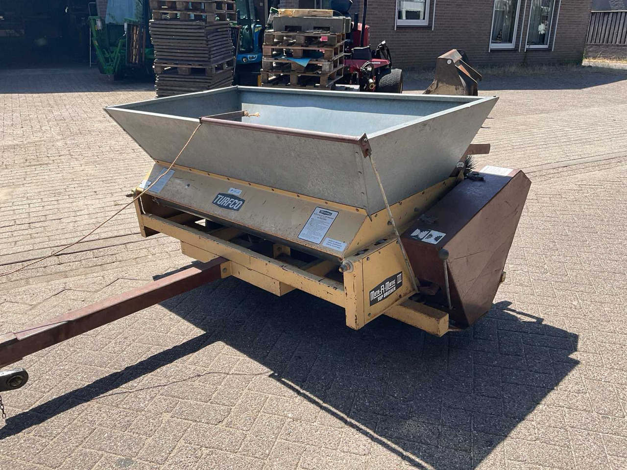 Matériel de jardinage Turfco Mete-r-matic III Top Dresser