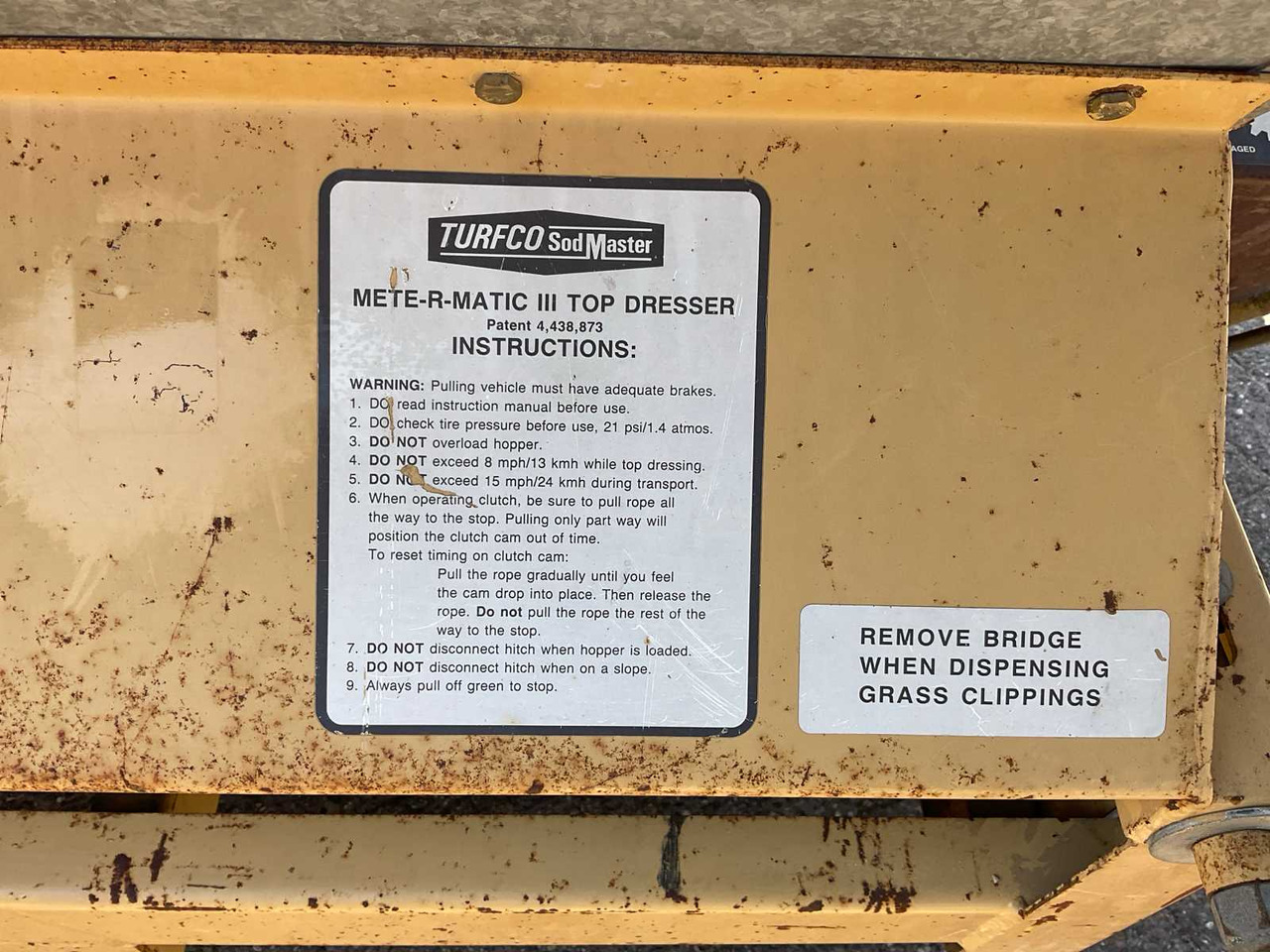 Matériel de jardinage Turfco Mete-r-matic III Top Dresser