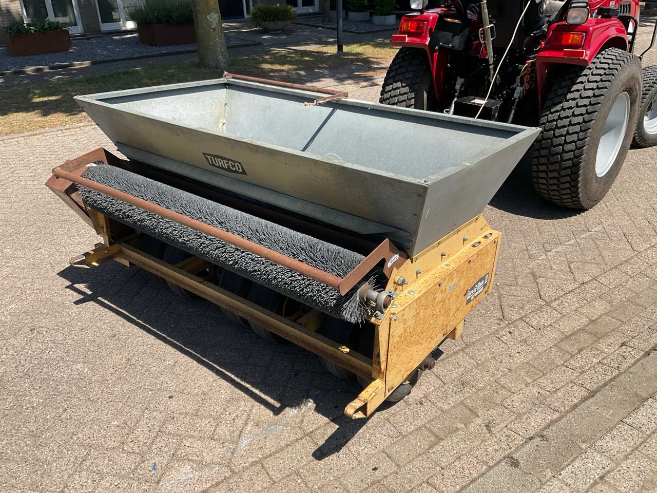 Matériel de jardinage Turfco Mete-r-matic III Top Dresser