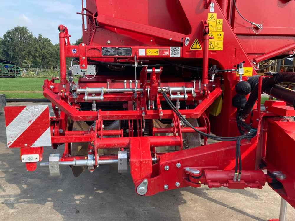 Matériel de récolte Grimme SE 150-60 UB