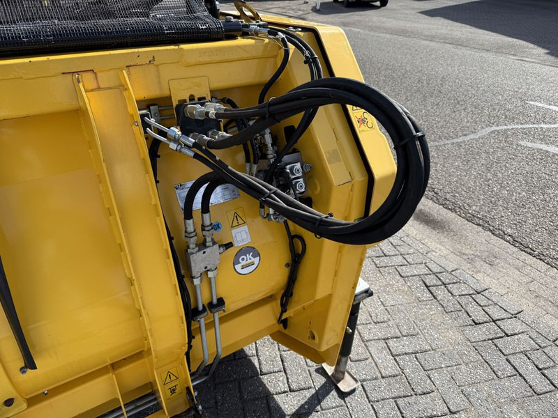 Matériel de récolte New Holland 300FPE Gras Pickup