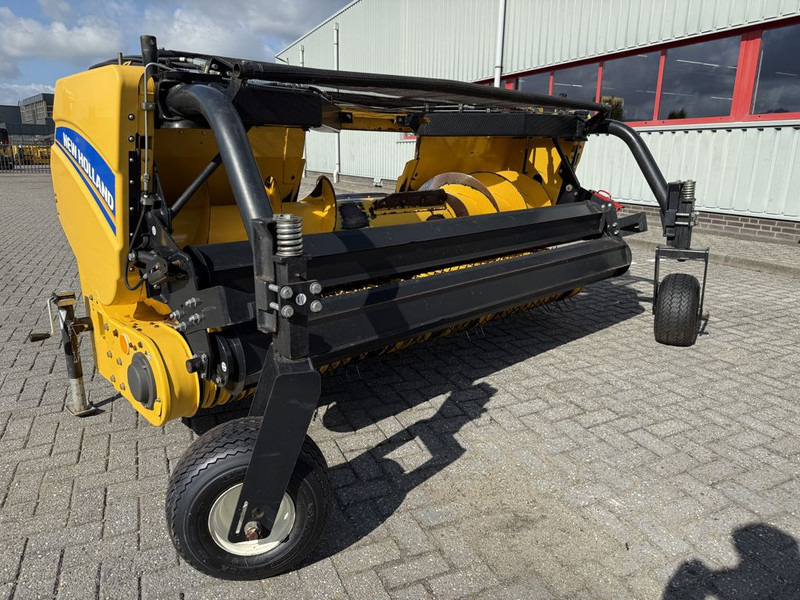 Matériel de récolte New Holland 300FPE Gras Pickup