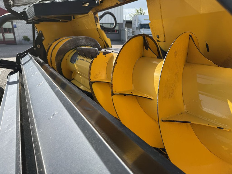 Matériel de récolte New Holland 300FPE Gras Pickup