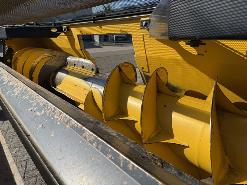 Matériel de récolte New Holland 380FP Gras Pickup