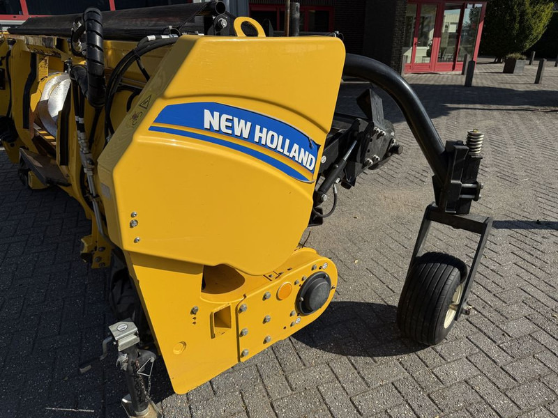 Matériel de récolte New Holland 380FP Gras Pickup