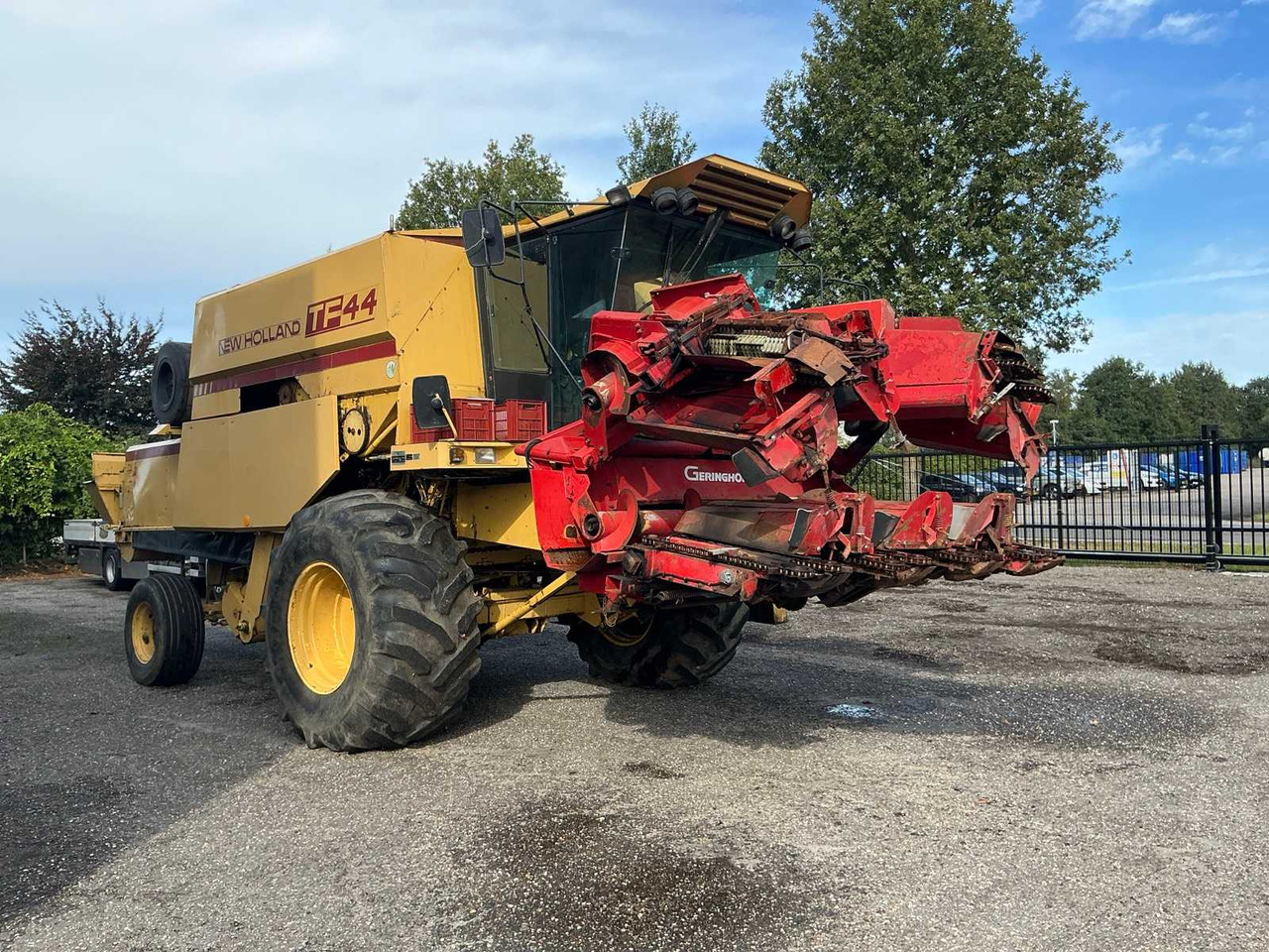 Matériel de récolte New Holland TF44